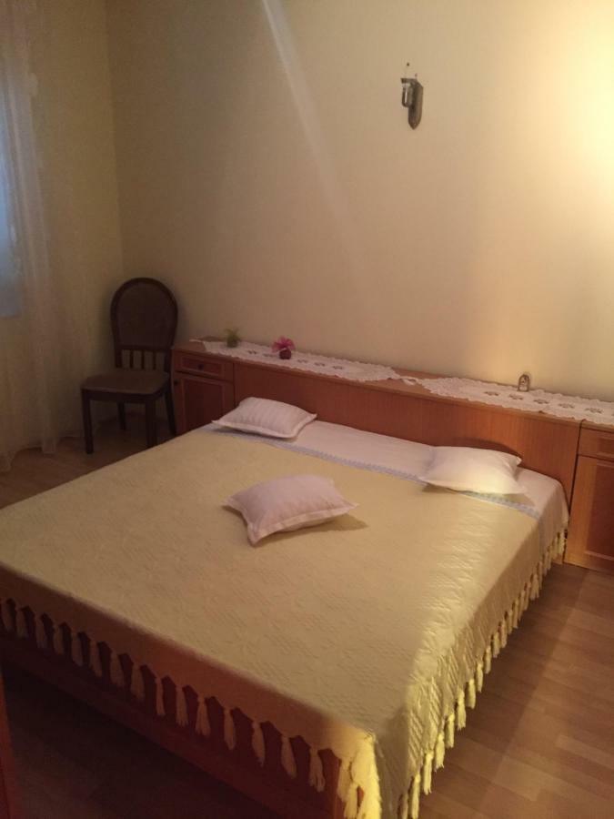Apartman Frane 6+2 Brodarica  Exterior foto